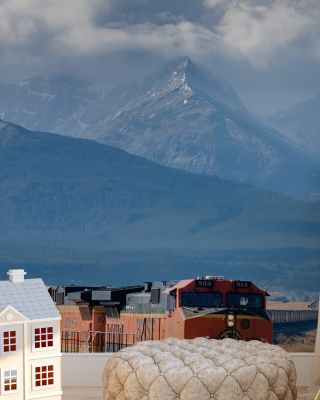 Montana Train Incoming Wallpaper