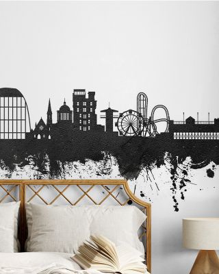 Southend-on-Sea England Skyline Black & White Wallpaper