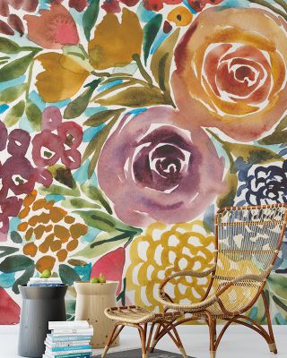 Elegant Floral Spray Wallpaper