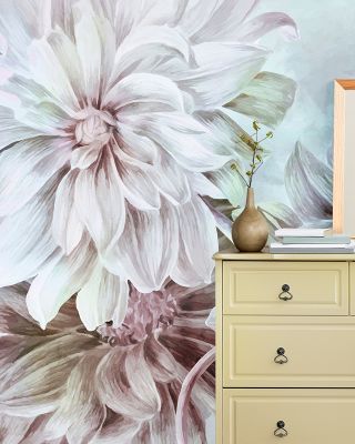 Focus on the Dahlia Wallpaper