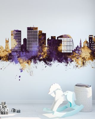 Southend-on-Sea England Skyline Purple & Gold