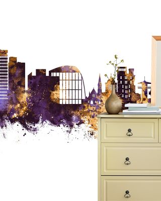 Southend-on-Sea England Skyline Purple & Gold