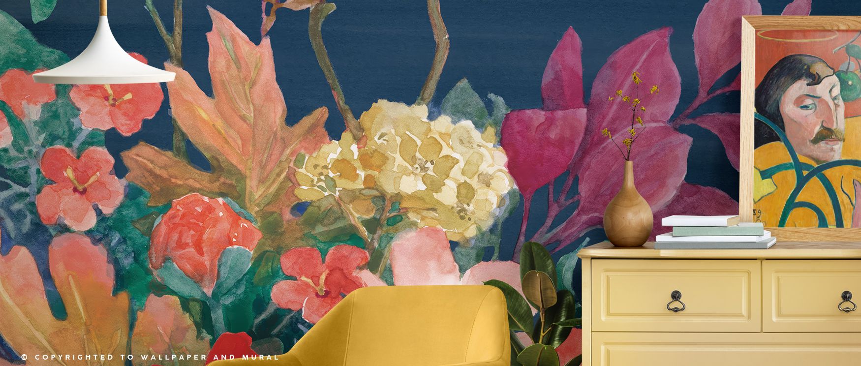 Bold blossoms decorate this wallpaper with artistry and strength, enriching interiors with refinement. Living rooms or bedrooms shine with luxury, as walls become powerful statements filled with charm and elegance. 