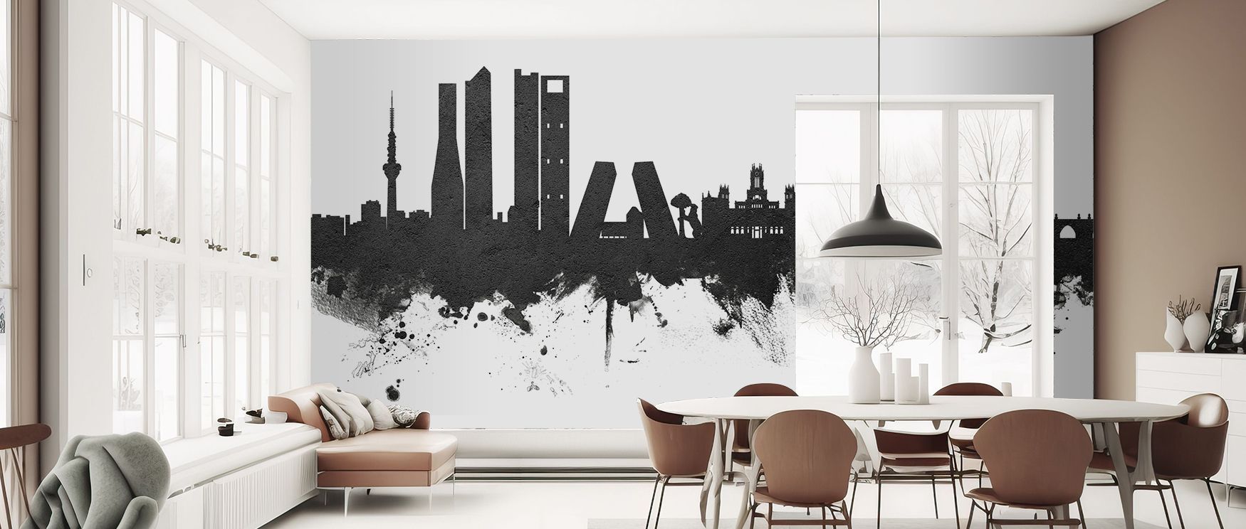Strong silhouettes and delicate shading give this wallpaper depth and charm. It conveys Madrid’s identity with grace, inspiring admiration while keeping interiors balanced and elegant. Living rooms and studies gain stylish cosmopolitan atmosphere. 