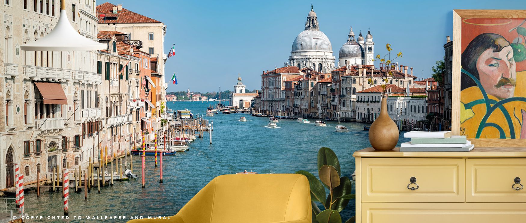 With heritage rhythm, Grand Canal Excursion Wallpaper beams artistry. Its tones enrich reflective rooms or offices, uplifting mood naturally. The design thrives on historical presence, weaving refinement into homes. It transforms interiors gracefully, ens
