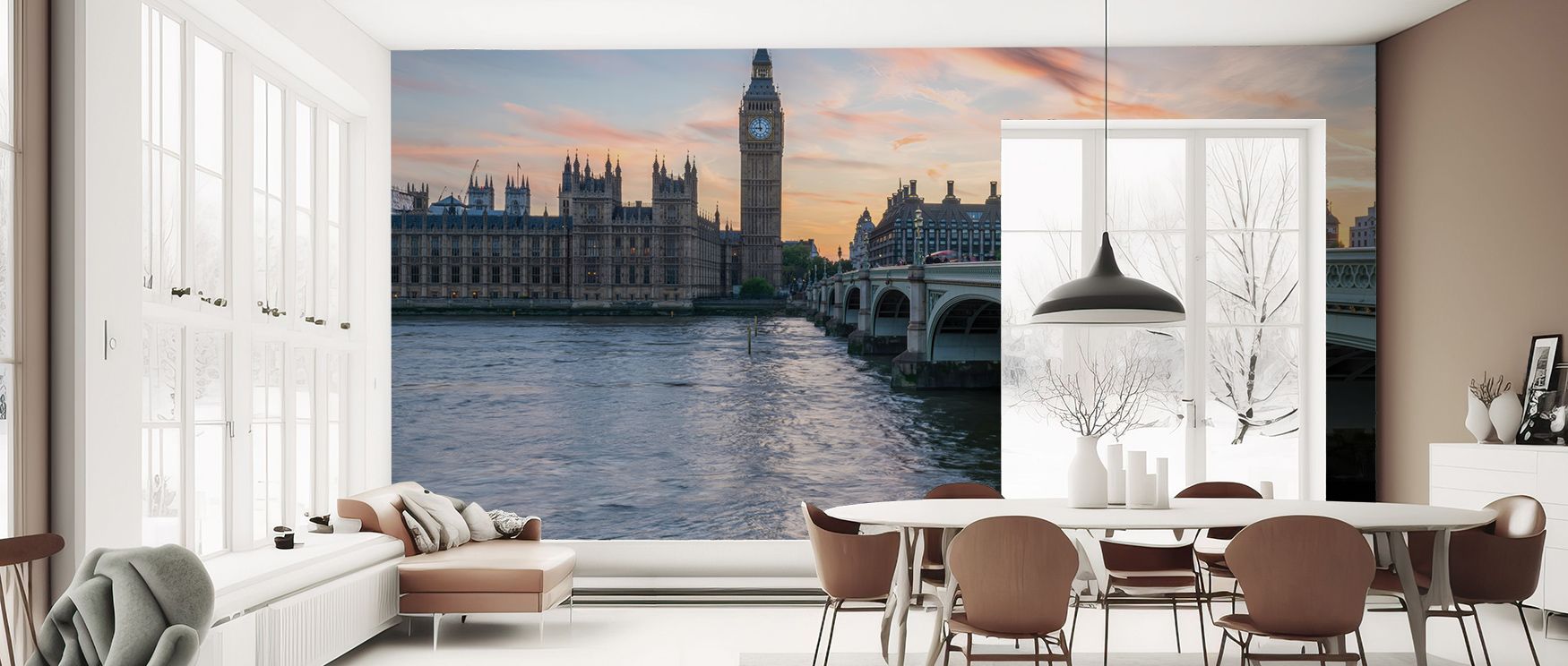 London Classic Wallpaper thrives on layered imagery expressed in urban tone. Its motifs enrich living rooms or bedrooms with vibrancy. Each motif conveys artistry, shaping walls into metropolitan backdrops that radiate cultural identity, pride, and timele