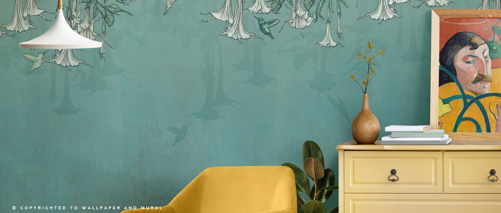 Hummingbirds and Trumpets Green Wallpaper reflects tropical elegance with blossoms shaded in pink and coral painted with greenery that balances compositions. Living rooms, bedrooms, or kitchens glow with refined brilliance, enriched by luminous charm, ser